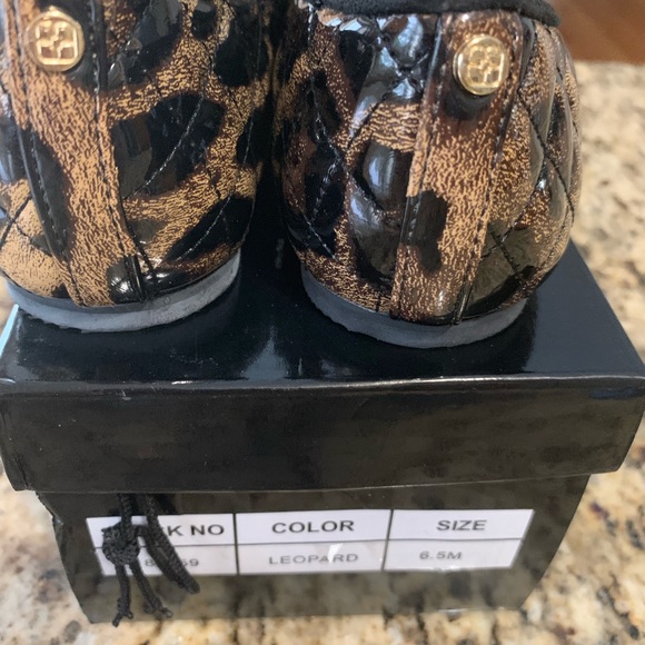 Iman size 6.5 flats - Picture 7 of 7